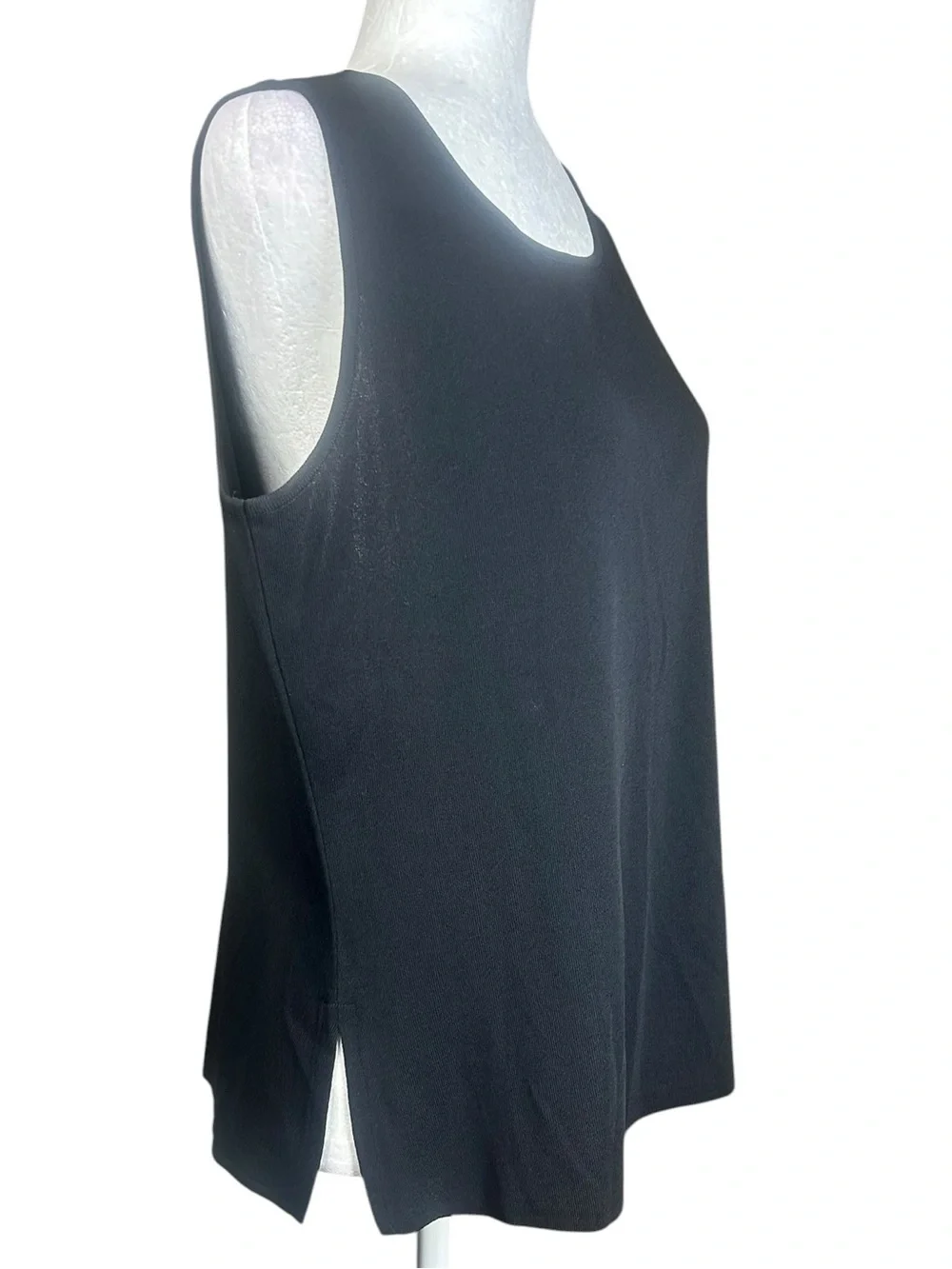Misook Knit Double Scoop Neck Sleeveless Tank Med Elevated Basic Quiet Luxury - Picture 3 of 7